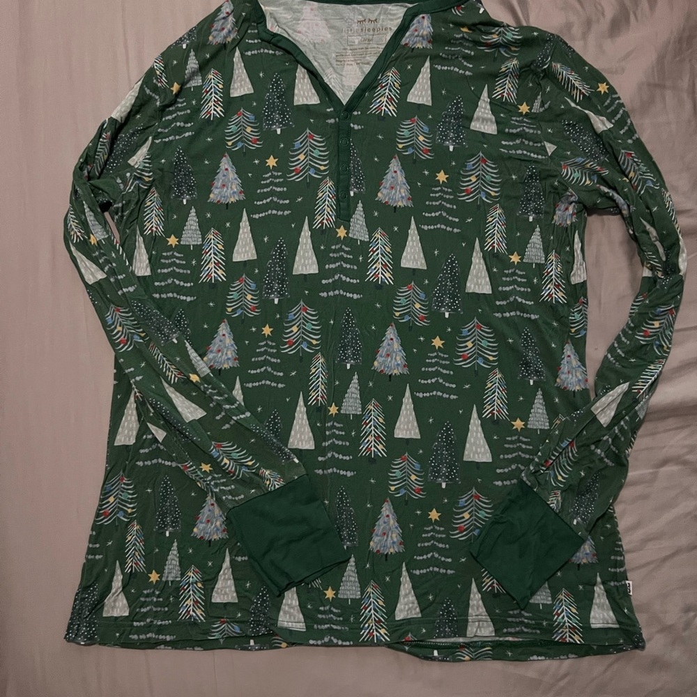 Green Tree Patterned Long Sleeve pajama top